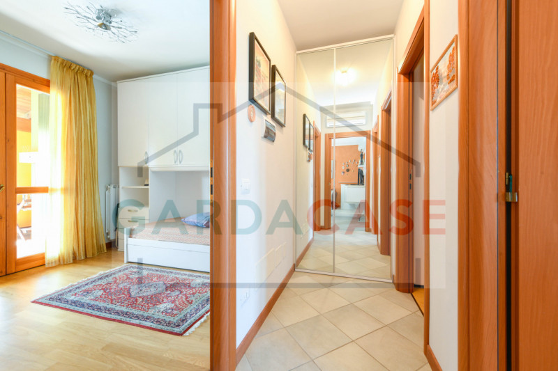 Immagine 20 di Appartamento in vendita  in Via Leonardo da Vinci a Sirmione