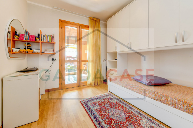 Immagine 21 di Appartamento in vendita  in Via Leonardo da Vinci a Sirmione