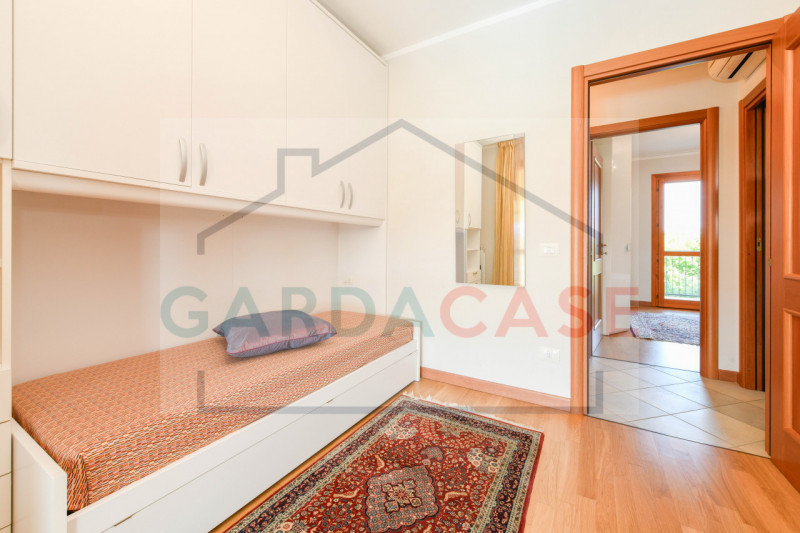 Immagine 22 di Appartamento in vendita  in Via Leonardo da Vinci a Sirmione