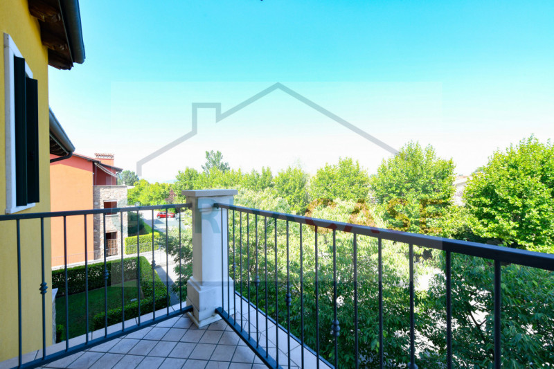 Immagine 23 di Appartamento in vendita  in Via Leonardo da Vinci a Sirmione