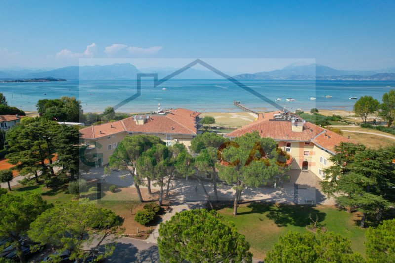 Immagine 4 di Appartamento in vendita  a Sirmione