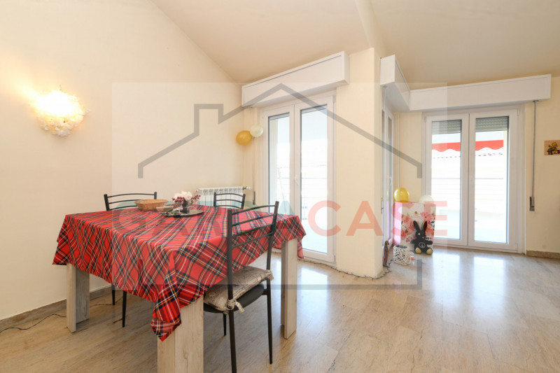 Immagine 5 di Appartamento in vendita  a Sirmione