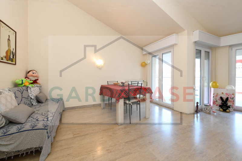 Immagine 6 di Appartamento in vendita  a Sirmione