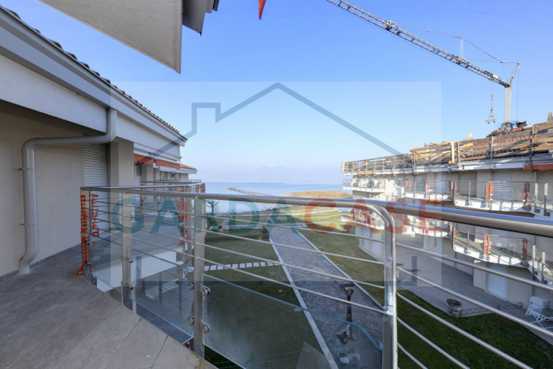 Immagine 7 di Appartamento in vendita  a Sirmione