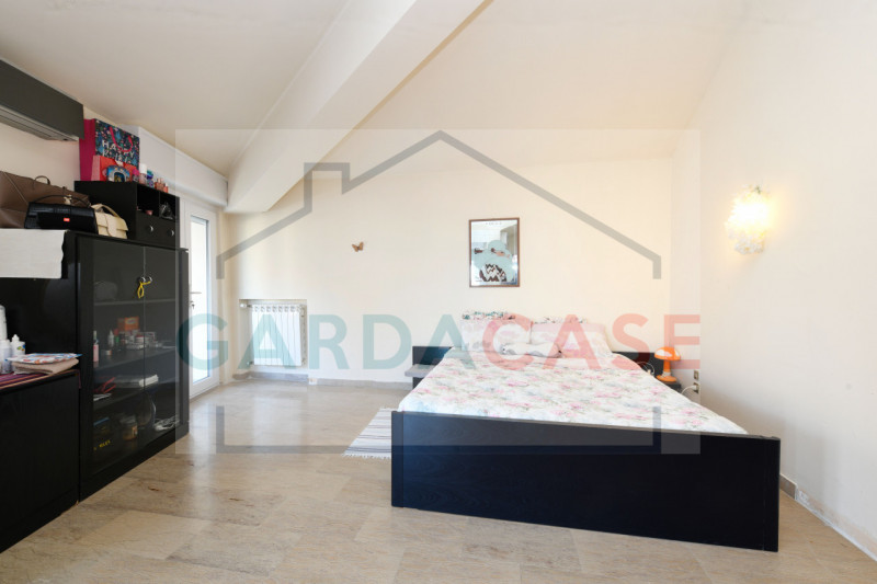 Immagine 12 di Appartamento in vendita  a Sirmione