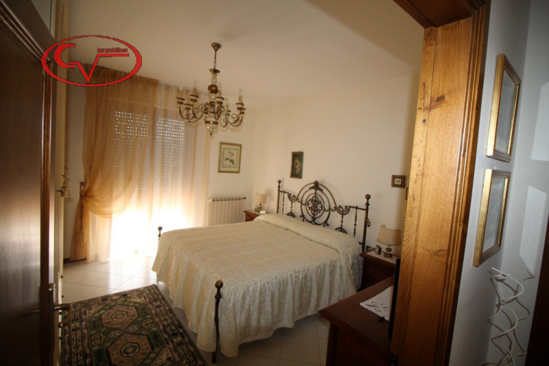 Immagine 10 di Villa in vendita  in periferia a San Giovanni Valdarno