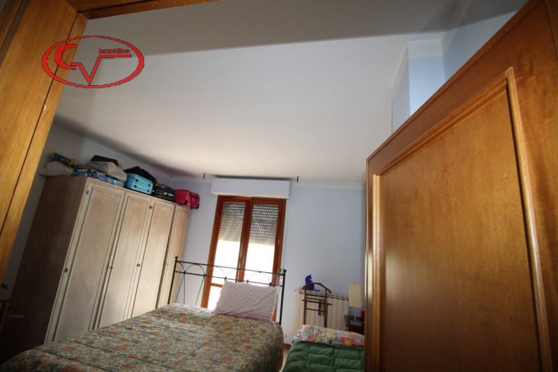 Immagine 18 di Villa in vendita  in periferia a San Giovanni Valdarno