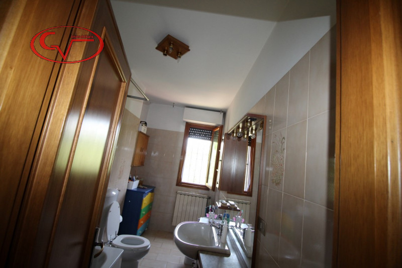 Immagine 20 di Villa in vendita  in periferia a San Giovanni Valdarno