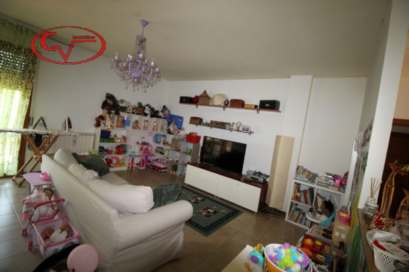 Immagine 24 di Villa in vendita  in periferia a San Giovanni Valdarno