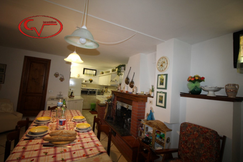 Immagine 27 di Villa in vendita  in periferia a San Giovanni Valdarno