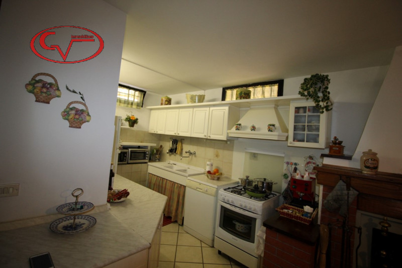 Immagine 28 di Villa in vendita  in periferia a San Giovanni Valdarno