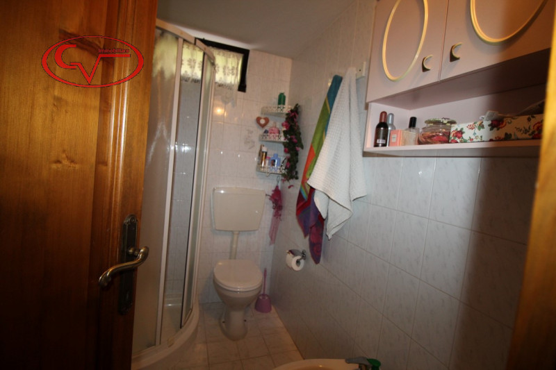 Immagine 29 di Villa in vendita  in periferia a San Giovanni Valdarno