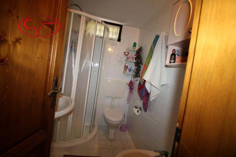 Immagine 30 di Villa in vendita  in periferia a San Giovanni Valdarno