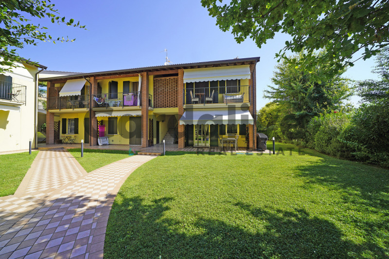 Immagine 10 di Appartamento in vendita  in Via sandro pertini, 33 a Moniga Del Garda