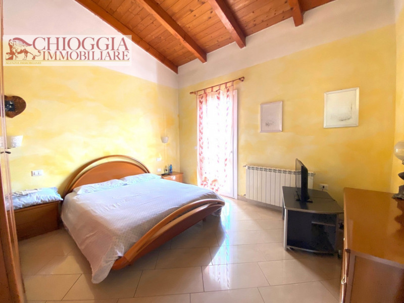 Immagine 10 di Casa bifamiliare in vendita  in Via Primavera a Chioggia