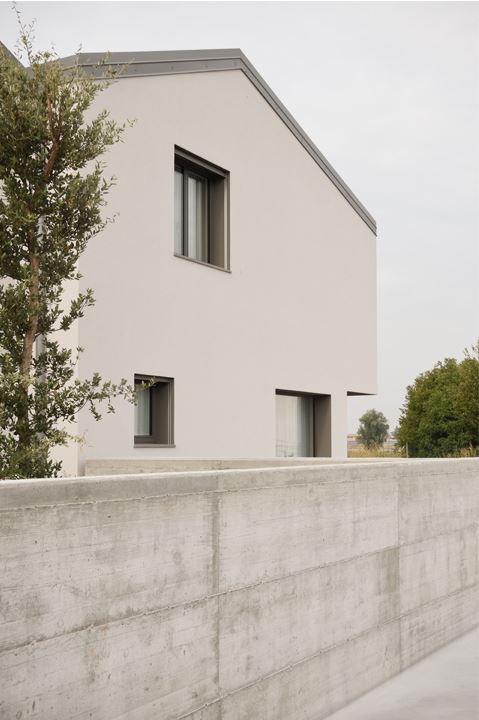 Immagine 3 di Casa bifamiliare in vendita  in Via principe umbero a Sant'elena