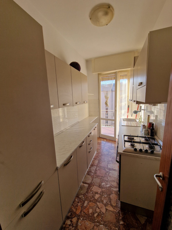Immagine 3 di Appartamento in vendita  in Via Castruccio a Rapallo