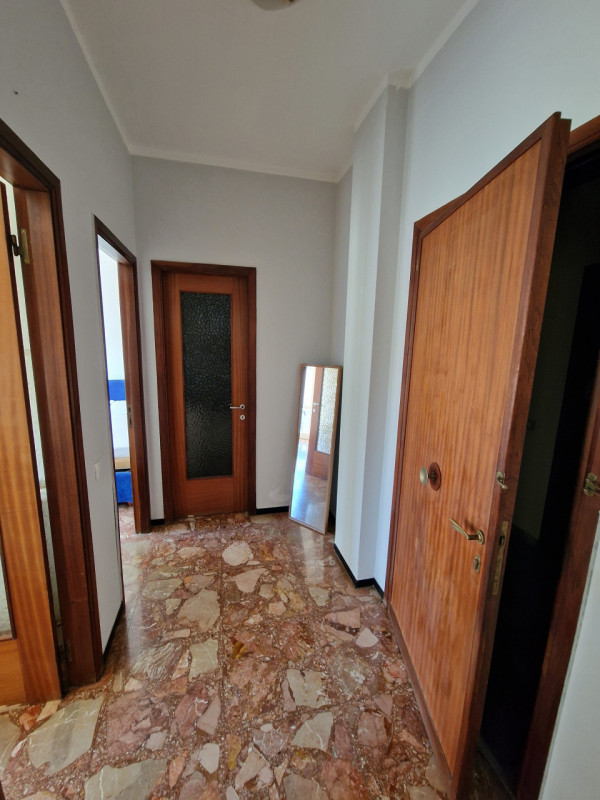 Immagine 4 di Appartamento in vendita  in Via Castruccio a Rapallo