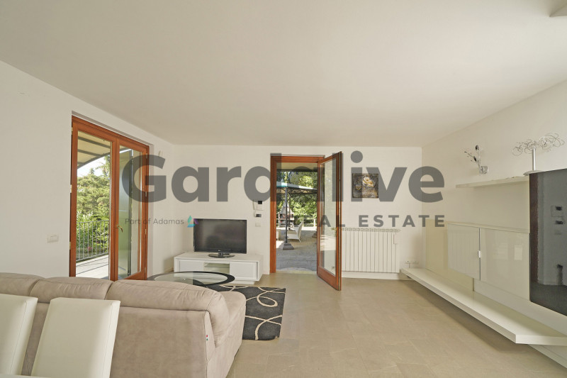 Immagine 5 di Villa in vendita  in Via Novaglio , 9 a Polpenazze Del Garda