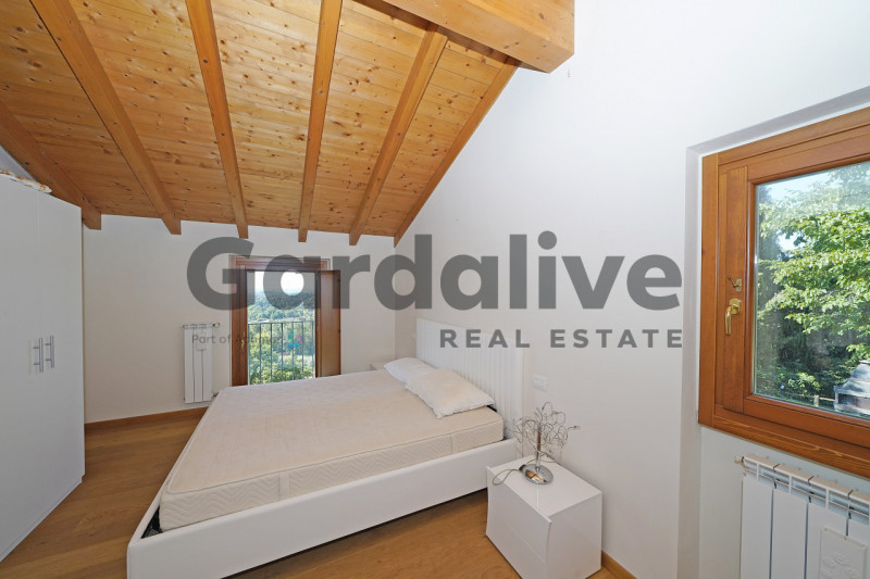 Immagine 14 di Villa in vendita  in Via Novaglio , 9 a Polpenazze Del Garda