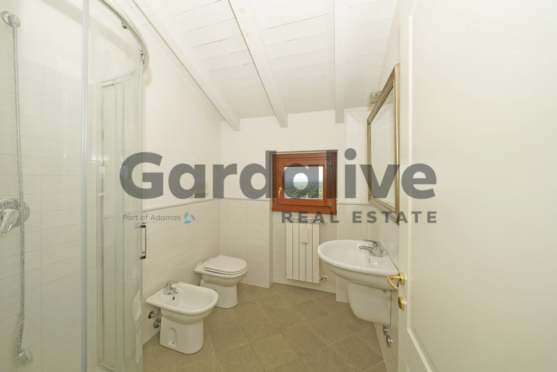 Immagine 20 di Villa in vendita  in Via Novaglio , 9 a Polpenazze Del Garda