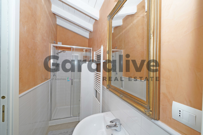 Immagine 21 di Villa in vendita  in Via Novaglio , 9 a Polpenazze Del Garda