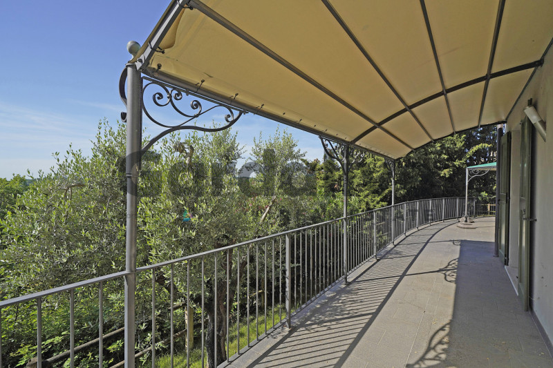 Immagine 26 di Villa in vendita  in Via Novaglio , 9 a Polpenazze Del Garda