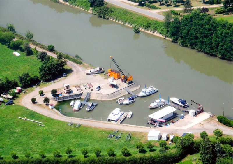 Immagine 16 di Attività commerciale in vendita  a Arqua' Polesine