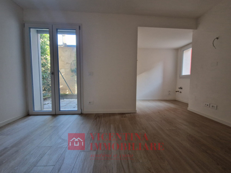 Immagine 4 di Appartamento in vendita  in Via Legione antonini 24 a Vicenza