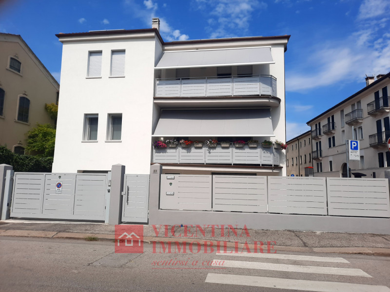 Immagine 12 di Appartamento in vendita  in Via Legione antonini 24 a Vicenza