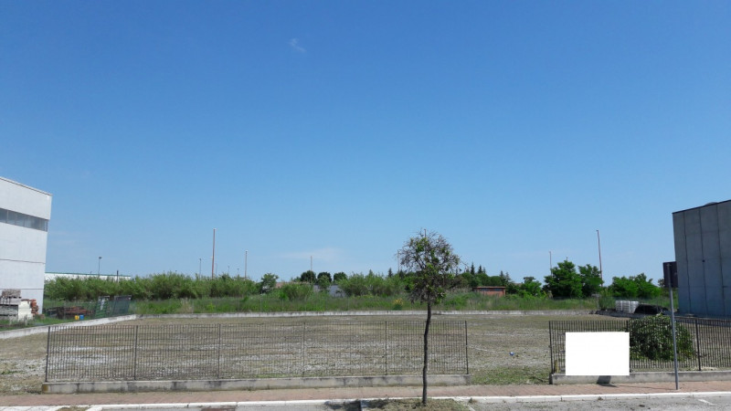 Immagine 1 di Terreno in vendita  a Cesena