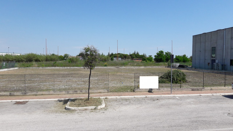 Immagine 2 di Terreno in vendita  a Cesena