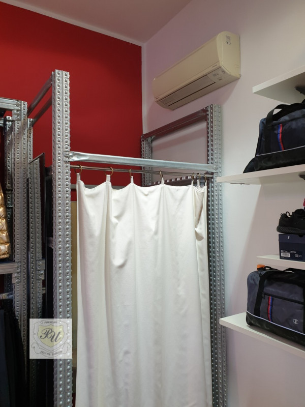 Immagine 5 di Negozio in vendita  in Via Principe Umberto, 54/B a Este