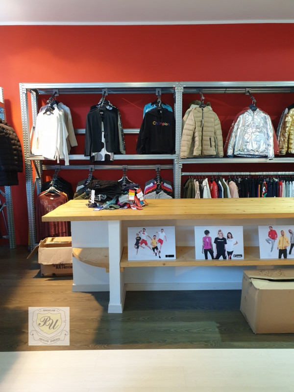 Immagine 6 di Negozio in vendita  in Via Principe Umberto, 54/B a Este