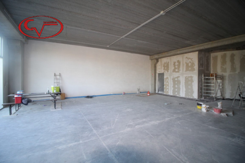 Immagine 9 di Negozio in vendita  in viale cadorna a Montevarchi