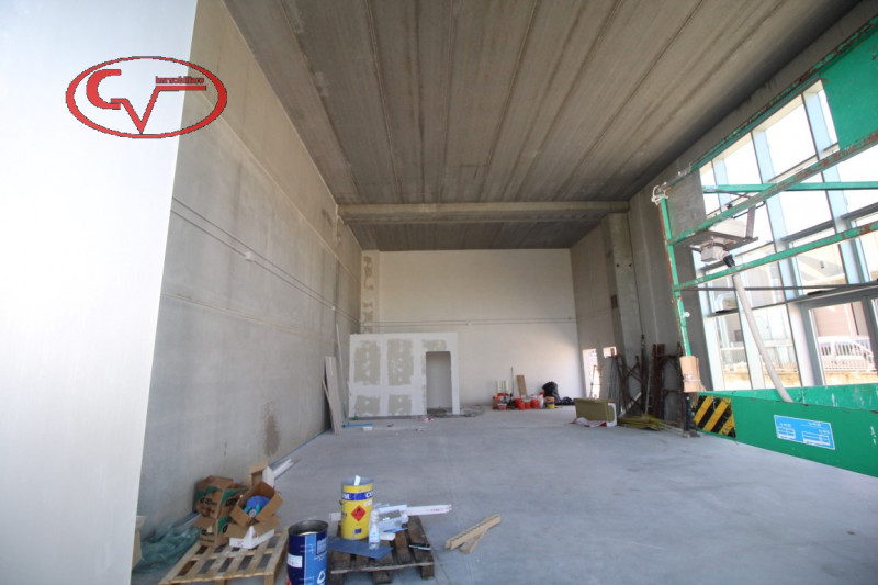 Immagine 10 di Negozio in vendita  in viale cadorna a Montevarchi