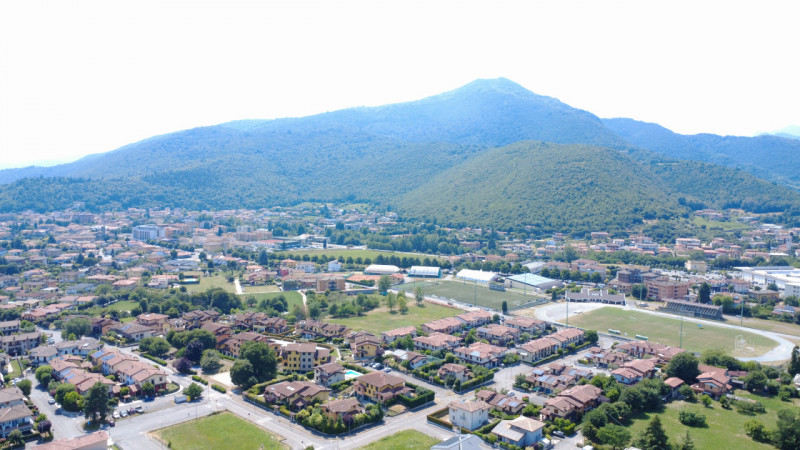 Immagine 2 di Terreno in vendita  a Gavardo