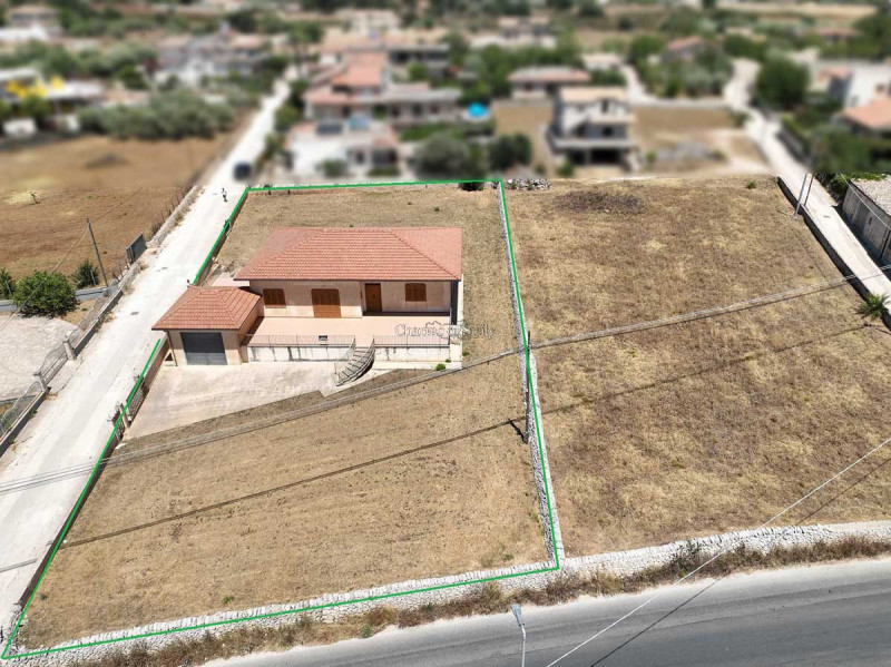 Immagine 16 di Casa indipendente in vendita  in Via Michelica Musebbi Calicantone a Modica