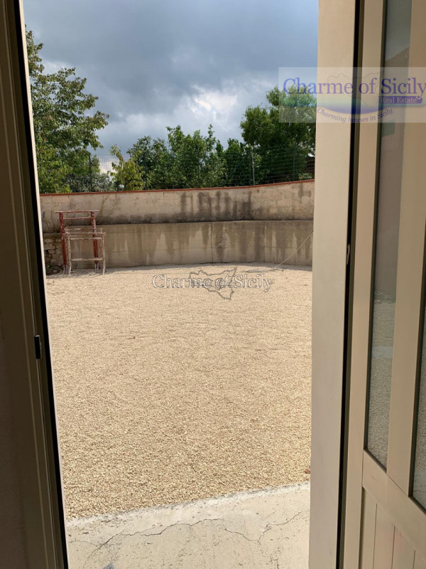 Immagine 21 di Villa in vendita  in Via del tellesimo a Ragusa