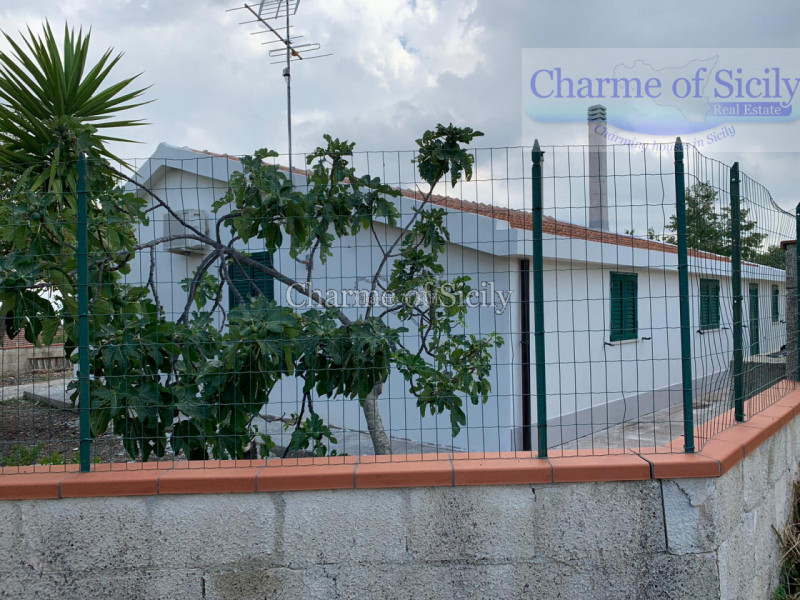 Immagine 26 di Villa in vendita  in Via del tellesimo a Ragusa