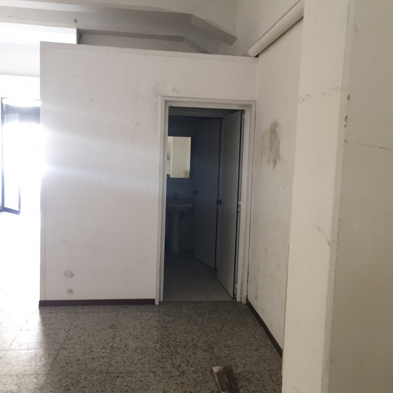 Immagine 5 di Laboratorio in affitto  in Via Pisana a Scandicci