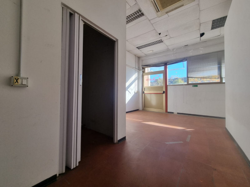 Immagine 9 di Capannone industriale in affitto  in Via del Ponte a Iozzi a Firenze