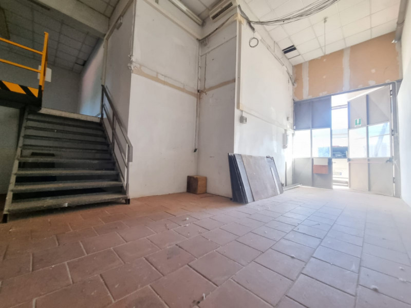 Immagine 3 di Laboratorio in affitto  in Via del Ponte a Iozzi a Firenze