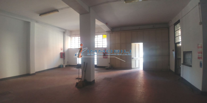 Immagine 4 di Capannone industriale in affitto  in VIA MICHELINO DA BESOZZO a Milano
