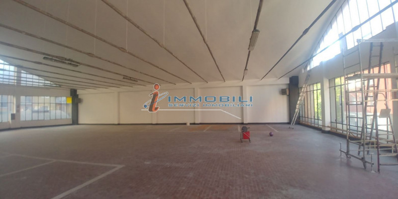 Immagine 17 di Capannone industriale in affitto  in VIA MICHELINO DA BESOZZO a Milano