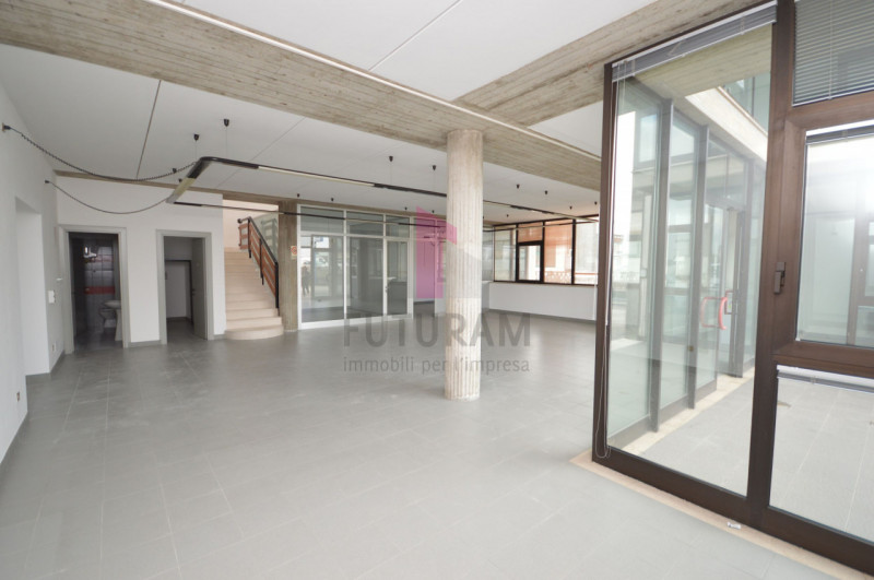 Immagine 6 di Negozio in affitto  a Brendola