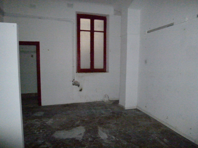 Immagine 2 di Negozio in vendita  a Senigallia