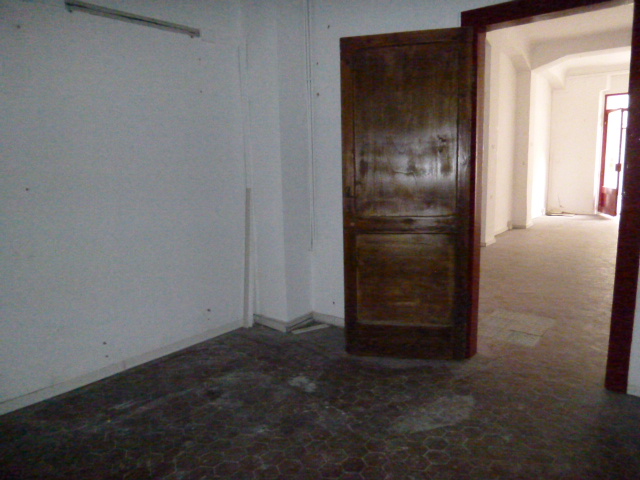 Immagine 4 di Negozio in vendita  a Senigallia