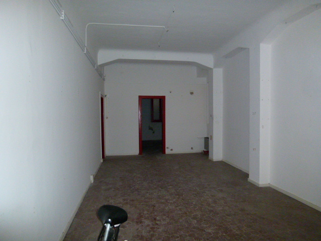 Immagine 9 di Negozio in vendita  a Senigallia