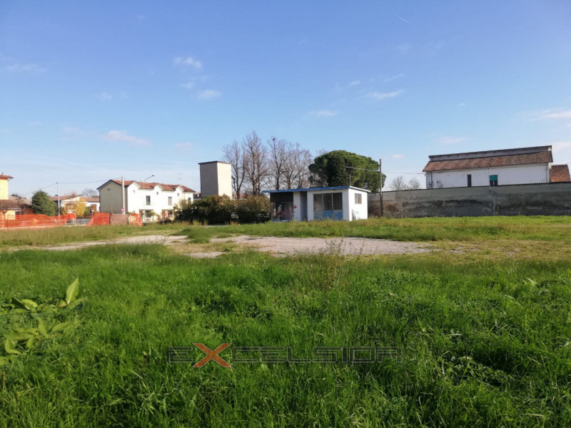 Immagine 2 di Terreno in vendita  in C.so Mazzini n.7 - Adria a Adria